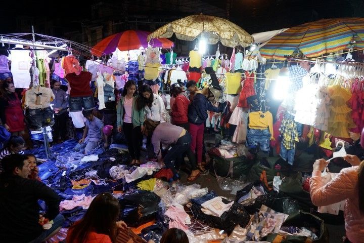 Mercado nocturno en Buon Ma Thuot: un caos organizado