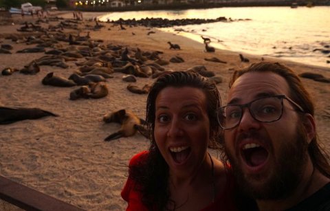 En las islas Galápagos estarás en asombro constante. Estas fueron nuestras caras al llegar. 