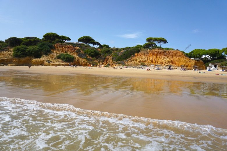 Santa Eulália, playa de Albufeira. Entramos en la cara más turística del Algarve.